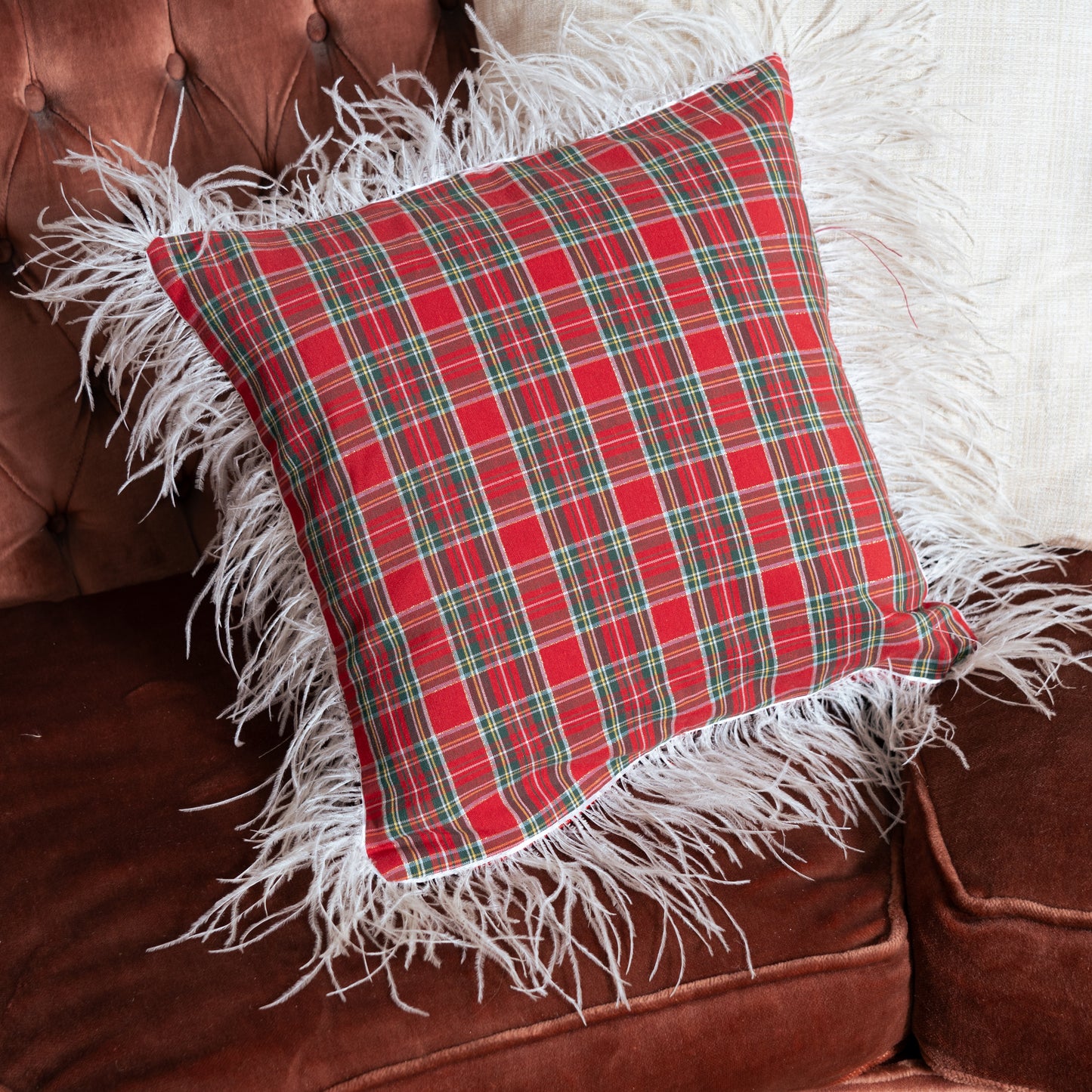 Cuscino arredo fantasia natalizia tartan e piume